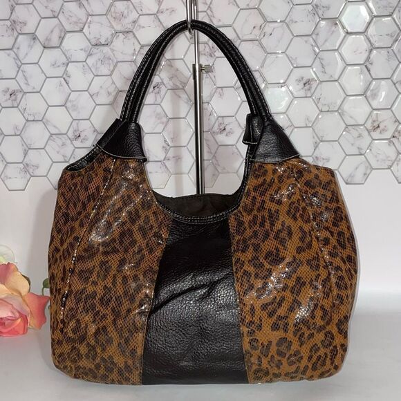 Bueno Leopard Print Shoulder Bag - Picture 2 of 9